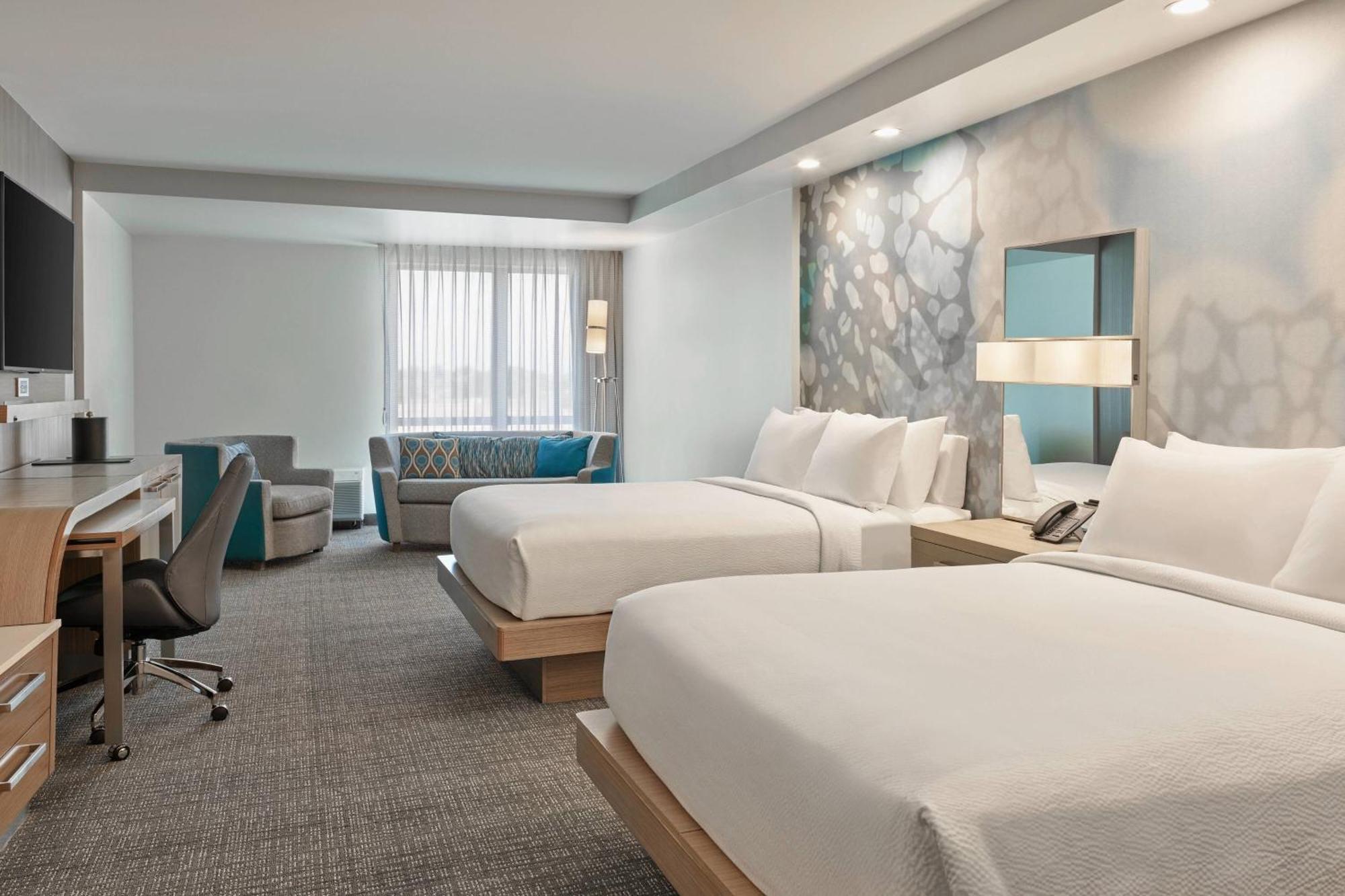 Courtyard Denver 3*